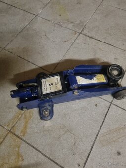 Hydraulicky zdvihak 2,0t - 3