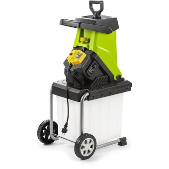 Predám elektrický drvič-2,5kW,Max.priemer polena 4 cm. - 3