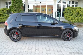 VW GOLF VII 1.6 TDI, ELEKTRÓNY R18 + NOVÉ LETNÉ GUMY, FÓLIE - 3
