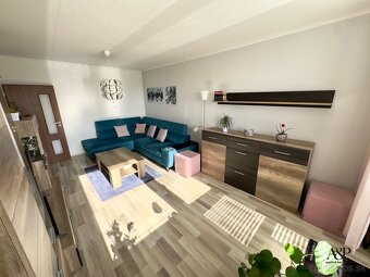 REKONŠTRUOVANÝ VEĽKÝ 3 IZB. BYT S DVOMI BALKÓNMI, 84M2, ROBO - 3