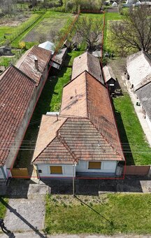 V obci Malé Kosihy päťizbový rodinný dom je na predaj. - 3