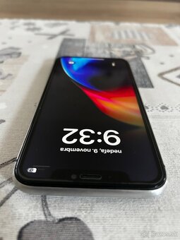 iPhone XR 256GB - 100% batéria - 3