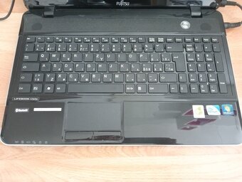 rozpredám na diely notebook Fujitsu lifebook AH531 - 3