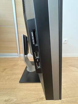 Predám monitor Dell U2711 - 3