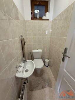 Prenájom Veľkometrážny klimatizovaný 130m2 4izbový byt Komá - 3