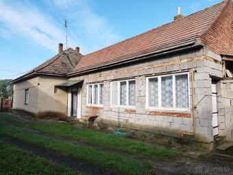 Zaujímavý a zachovalý 4 izbový rodinný dom v povodnom stave  - 3