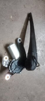 Peugeot 807 stirač kufrového okna - 3