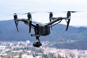 DJI INSPIRE 2 + X5S + 2 objektívy + 2 vysielačky + 4 batérie - 3