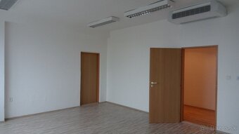 Kancelárie na Vajnorskej ulici, Bratislava III - 3