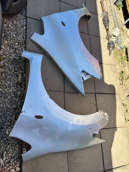 Predám ľavý Blatník Toyota Auris 2006-2012 - 3