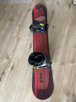 Predám snowboard s viazaním aj topánkami-3x použitý - 3
