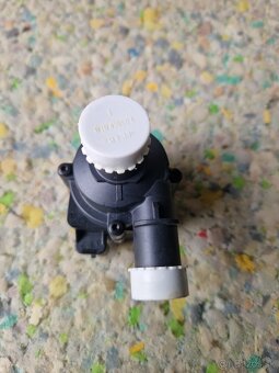 Pomocne vodne cerpadlo  5Q0 965 561B - 3