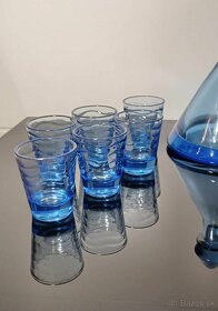 Nadherná modrá karafa plus 6 pohárikov nepoškodené - 3