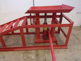 Nájazdové rampy, pár - 2ks + hydraulické zdviháky - 3