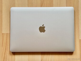 MacBook Air 13", Silver, Výdrž batérie 6 hod. - 3