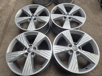 5x112 r19 ET45 x 8J elektróny originál AUDI - 3