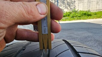 235/55R18 - 3
