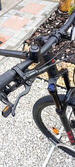 White XC 290 COMP - 3
