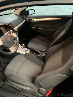 Opel Astra GTC - 3