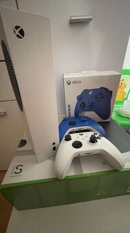 🎮 Predám Xbox Series S + 2 ovládače – výborný stav - 3