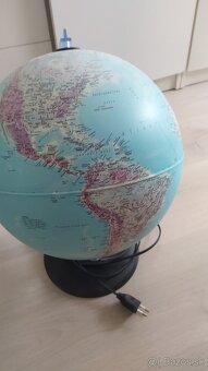 Svietiaci globus - 3