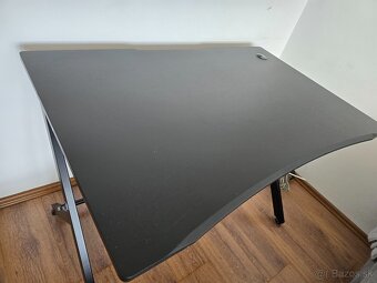 Hráčsky stol Trust gxt 711 dominus gaming desk - 3