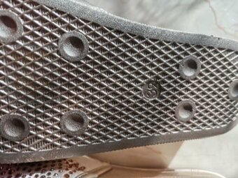 Nové v krabici vsuvky č 39 Liu Jo - 3