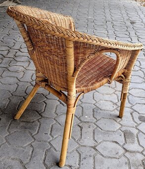 Predám prútené kreslo v dobrom stave. - 3