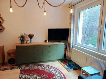 Priestranný 3-izbový byt (83 m²) s loggiou na prenájom - 3