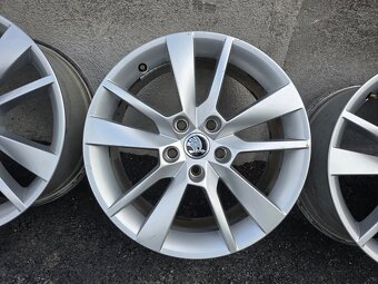 SKODA Trius elektrony 5X112 R17 et49 J7 - 3