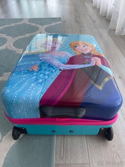 LUXUSNÝ Destký kufor Disney Ultimate - Hard Upright 50Frozen - 3