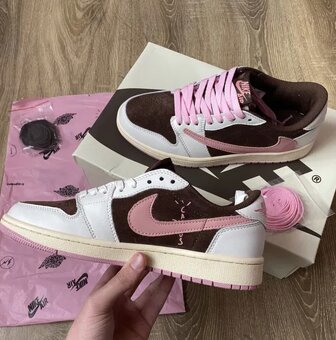 Nike Air Jordan x Travis Scott Cactus Jack Brown&Pink - 3