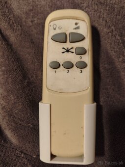 Predám stropný ventilátor so svetlom - 3