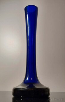Krásna kobaltová signovaná sklenená váza - 3