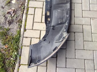 Predám spoiler pod predný nárazník Seat Ateca - 3