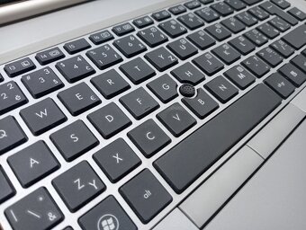 Hp elitebook 8460p , Intel(R) Core™i5 , 8gb ram , 240gb - 3