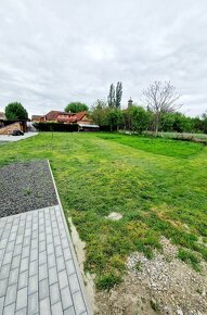 REDAJ STAVEBNÝ POZEMOK V OBCI VEĽKÝ BIEL KTORÝ SA DÁ ROZDELI - 3