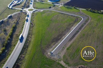 Predám 2.200m2 komerčný stavebný pozemok na obchvate - 3