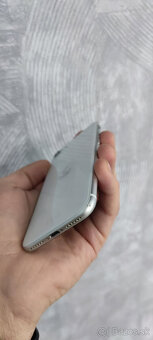 Apple iPhone SE2020 64GB - 100% batéria - 3