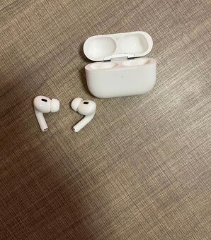 Apple AirPods pro 2 usbc s MagSafom - 3