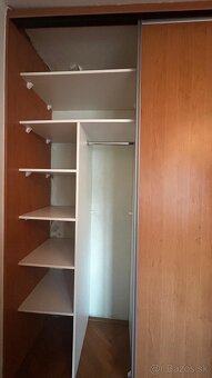 Predám vstavanú skriňu. - 3