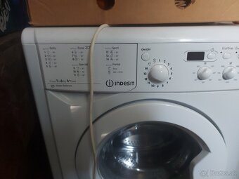 Predám práčku Indesit slim - 3