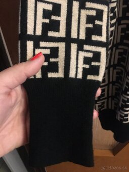 NOVÝ FENDI damsky svetrik z kapucnickou L - 3