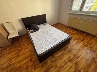 Posteľ s roštom a matracom - 3