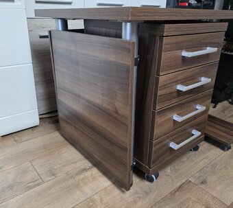 P:PRACOVNÝ STÔL - 3