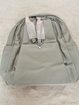 Kabelky a ruksaky. - 3