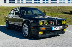 BMW E30 318is Coupe - 3