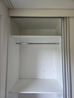 Vstavaná skriňa 300x250x70 - 3