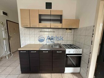 Prenájom 1-izbového bytu neďaleko centra mesta. Voľný okamži - 3