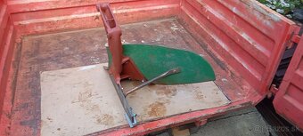 Predám hlavu na pluh - 3